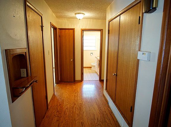 5th image of 1409 Mogford St