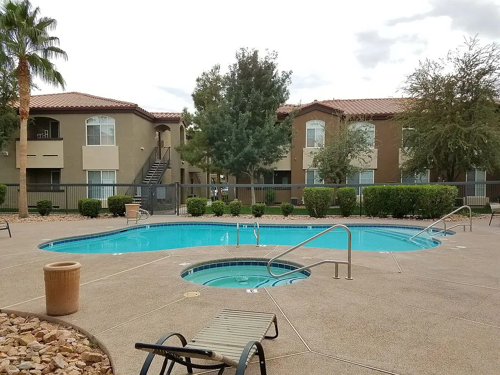 2 bed, 1131 sqft, $1,400 — Photo 3
