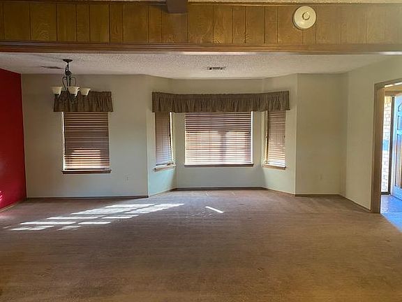 5th image of 908 NW Folkstone Way