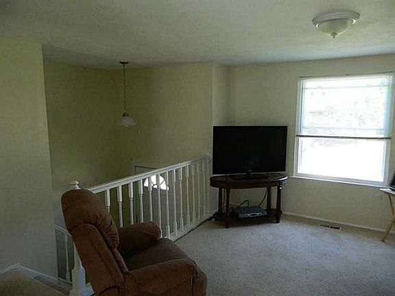 5th image of 685 Nova Dr
