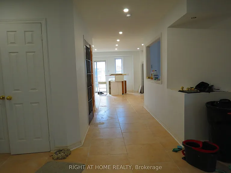 302 Stanley St — Photo 7