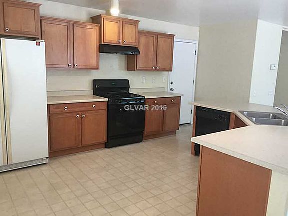 4th image of 9041 Westchester Hill Ave