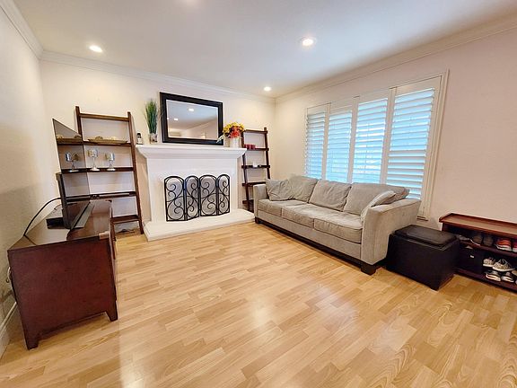 5th image of 5078 Emiline Dr