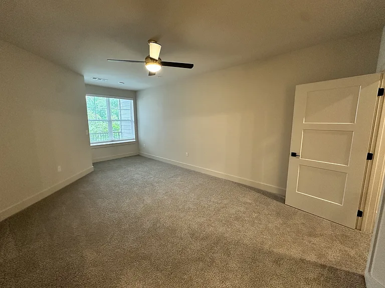 District on the Etowah Apartments — Photo 500