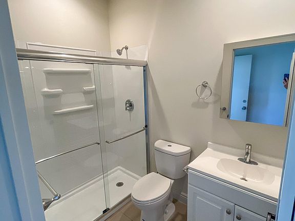 2nd image of 2618 S Manhattan Pl