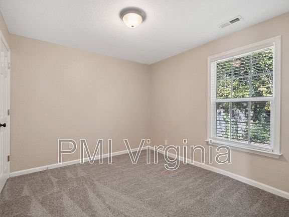 4th image of 66 Carver Cir