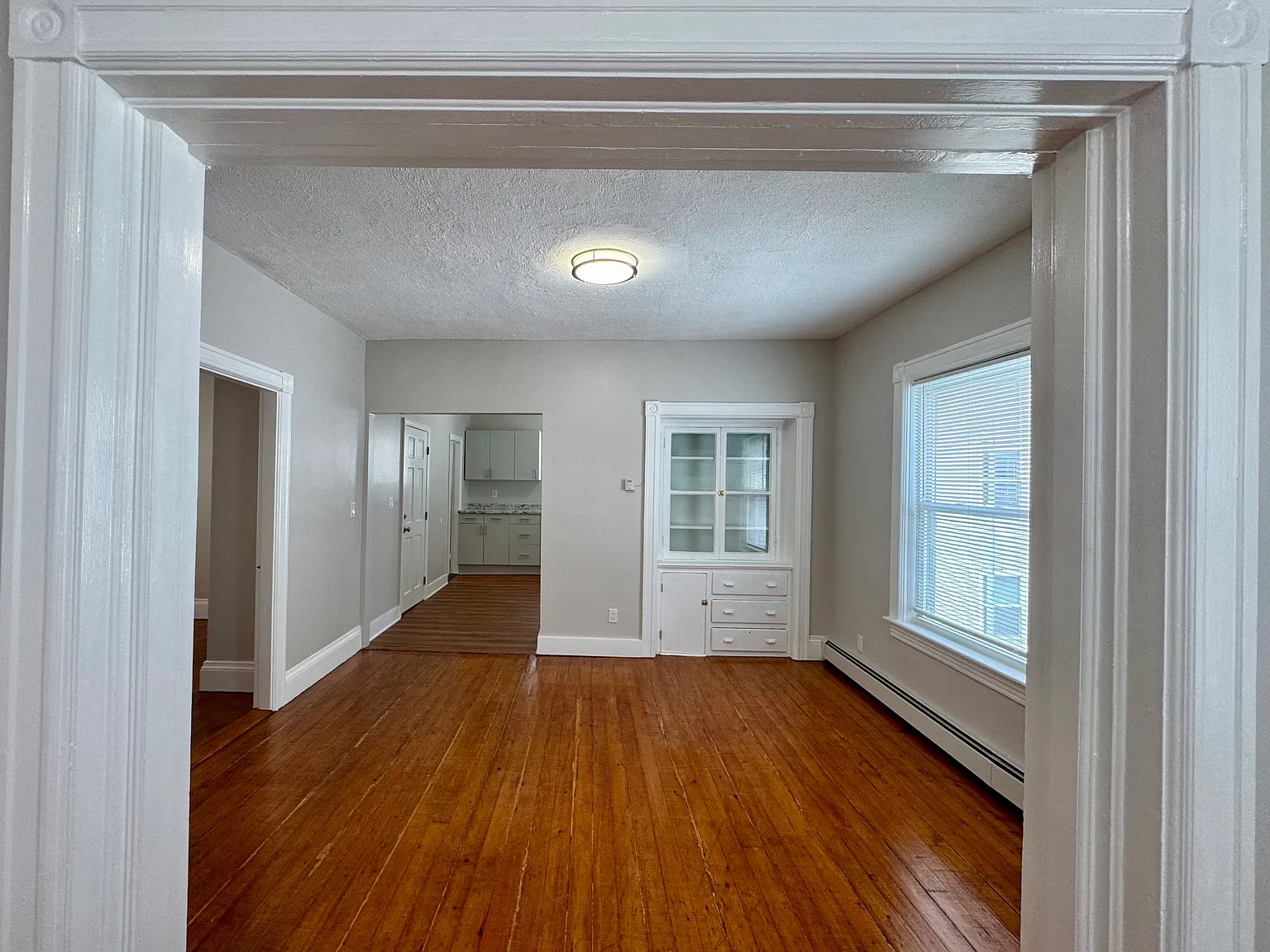 2 bed, 800 sqft, $2,000 — Photo 2
