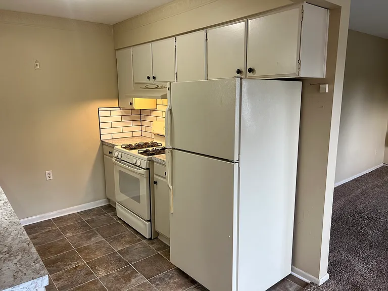 445 Shawmut Blvd NW — Photo 3