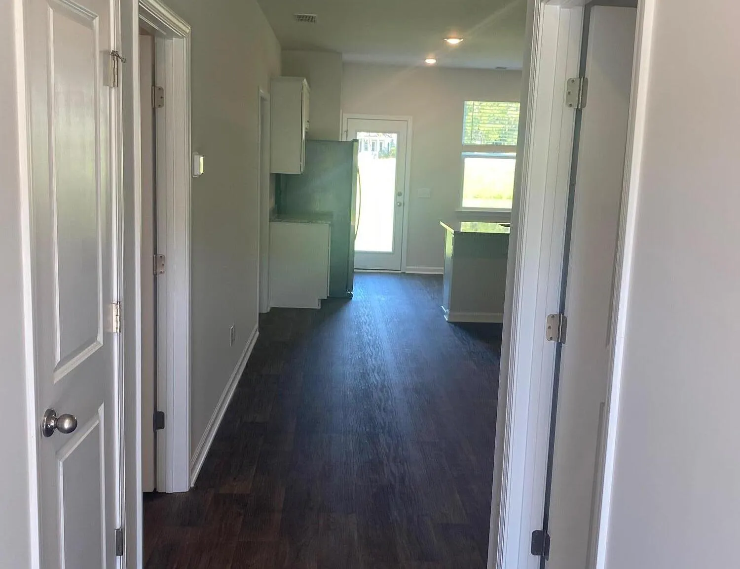 3 bed, 2.0 bath, 1256 sqft, $2,200 — Photo 4