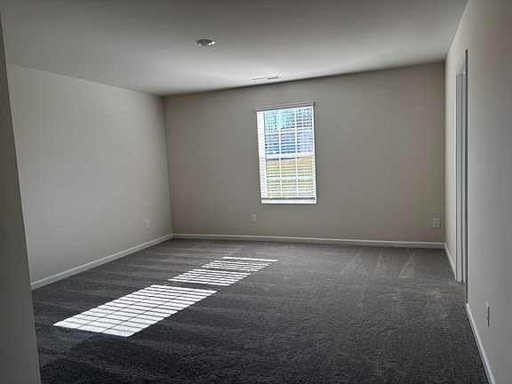 4th image of 192 Smokey Way