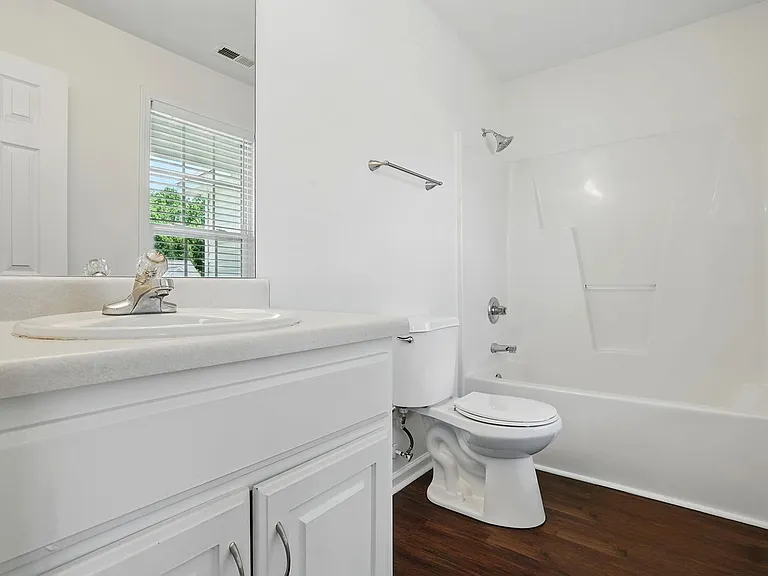 401 Whitehall Ct — Photo 18