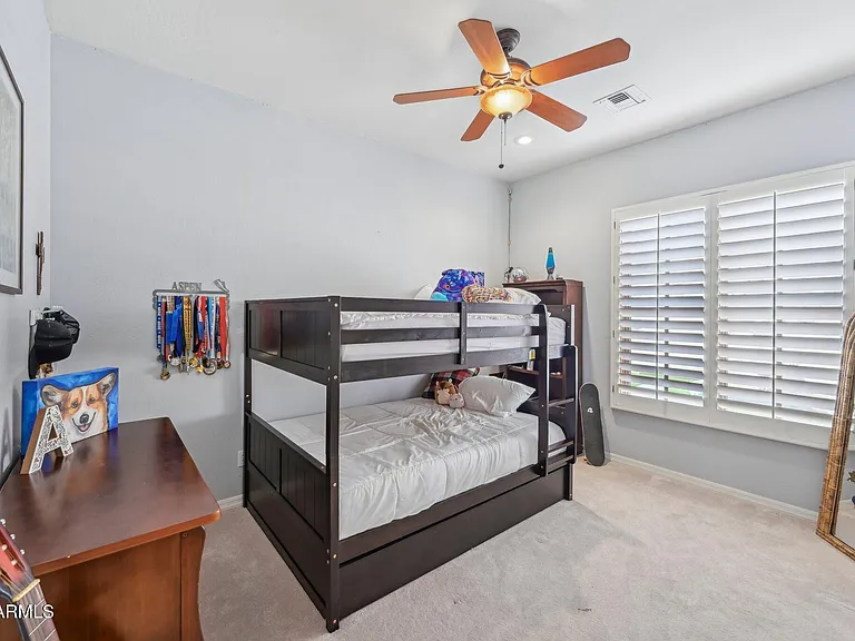 351 N Cloverfield Cir — Photo 32