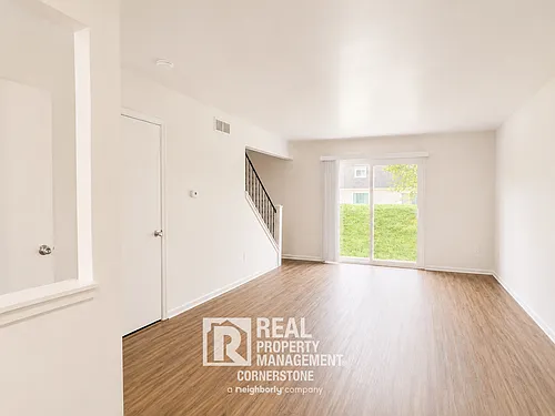 Welcome to Hickory Hills Apartments Photo 1