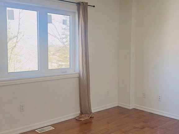 3rd image of 2086 Solina Rd