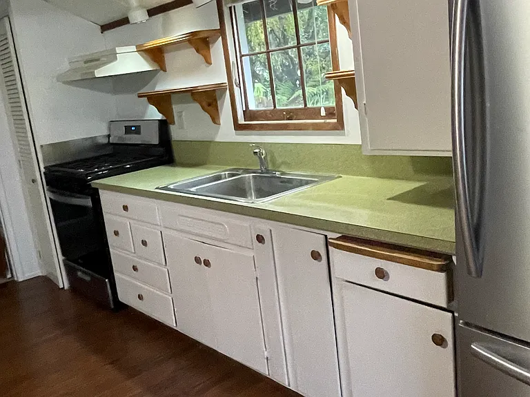 2295 Goodwin Ave — Photo 7