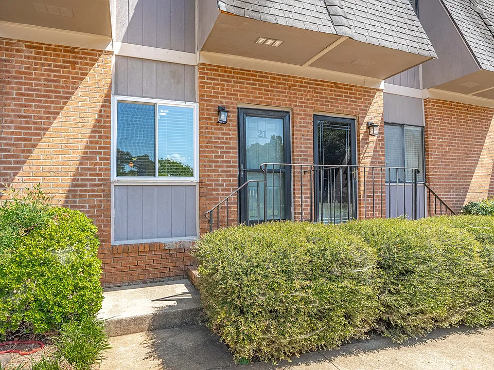 21 Canterbury Ct