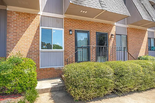 21 Canterbury Ct Photo 1