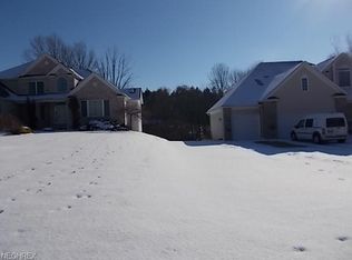 8464 Cliffview Dr, Macedonia, OH 44056