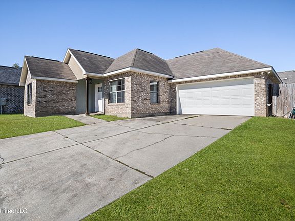 2nd image of 10298 English Manor Dr