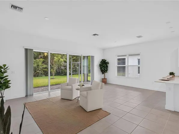 12448 Violet LN, NAPLES, FL 34120
