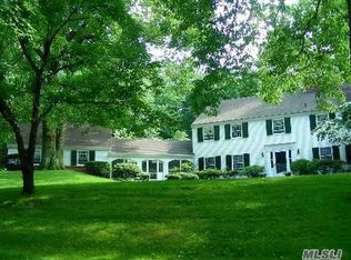 6 Sagamore Hill Rd, Oyster Bay, NY 11771
