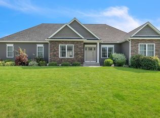 66 Flynn Meadow Rd, Westfield, MA 01085