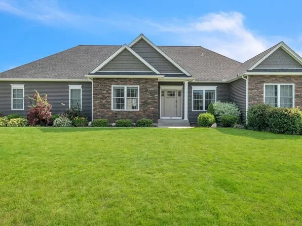 66 Flynn Meadow Rd, Westfield, MA 01085