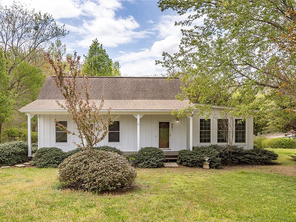 1st image of 201 Sanders Rd