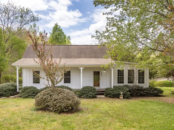 201 Sanders Rd, Liberty, SC 29657