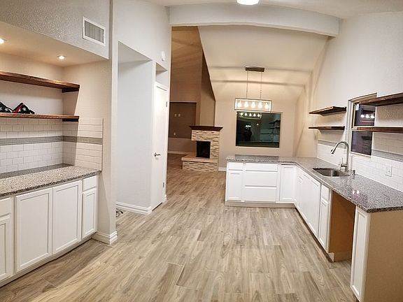 3rd image of 4625 Maureen Cir
