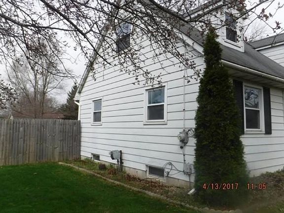 2nd image of 528 Woodlark Dr