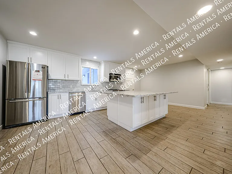 3213 S Albert Ave — Photo 10