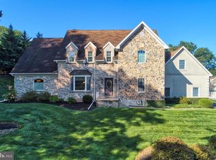 1050 Smallbrook Ln, York, PA 17403