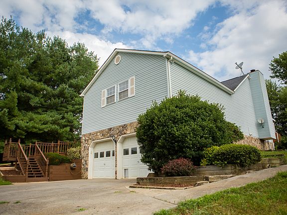 2nd image of 113 Kingston Ct