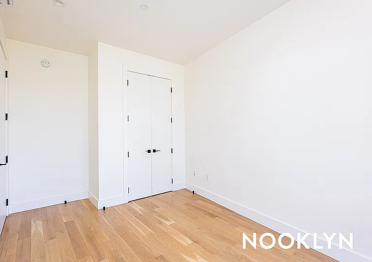 16 Charles Pl #5A — Photo 11