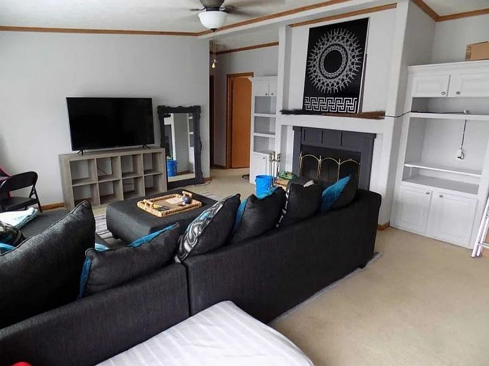 1st image of 355 English Oak Ln