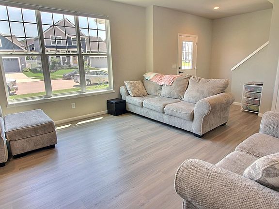 4th image of 1244 Merry Blossom Ln