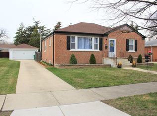 2120 Hull Ave, Westchester, IL 60154