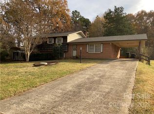 2395 Plainfield Dr, Conover, NC 28613