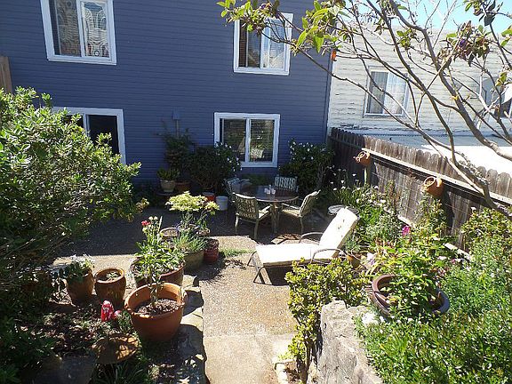 4th image of 366 Vernon St