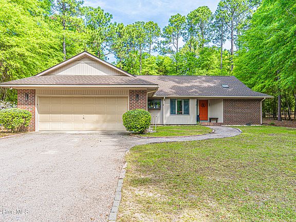 3rd image of 340 Oakmont Circle