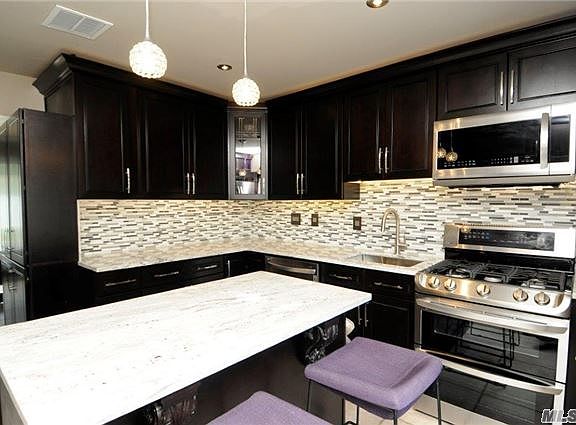 3rd image of 51 Glazer Ln
