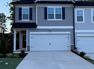 6803 Doddridge Ln, Cary, NC 27519