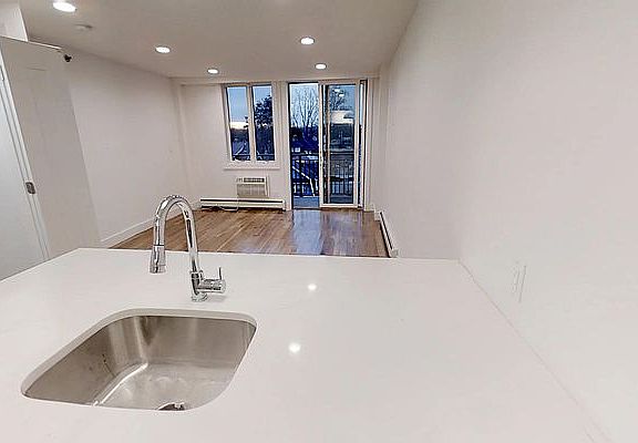 3rd image of 991 Ocean Ave #6B