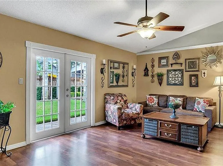 1017 Butler Creek Ct — Photo 17
