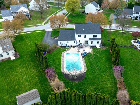 4233 Britain Dr, York, PA 17402