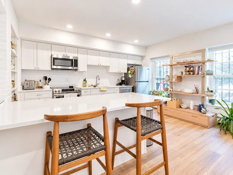 63 Rutland St #1