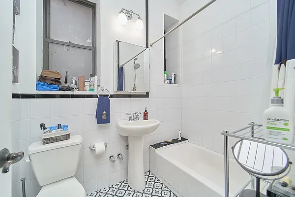 Rented by Living New York | media 13