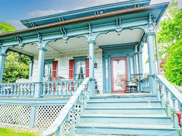 110 E Broadway, Port Jefferson, NY 11777