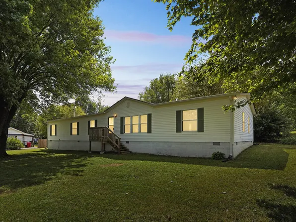 8141 Old Highway 52, Westmoreland, TN 37186